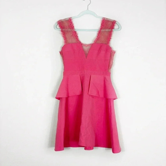 BCBG Maxazria Coral Leann Lace Applique Vneck Dress size 02 - Picture 4 of 15